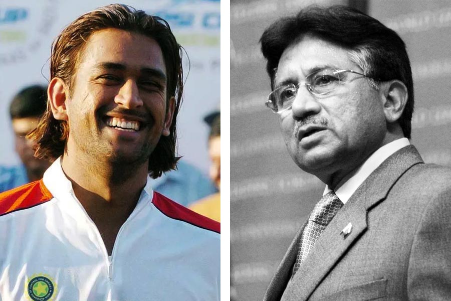 picture of MS Dhoni And Parvez Musharraf