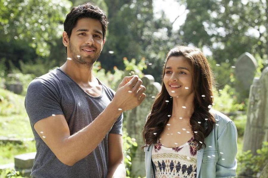 কিন্তু অনেকে মনে করেন যে, আলিয়ার সঙ্গে সম্পর্ক ছেদ করার কারণ নাকি সিদ্ধার্থ নিজেই। অনেকে মনে করেন যে, সিদ্ধার্থ তাঁর কেরিয়ার নিয়ে এতটাই ব্যস্ত হয়ে পড়েছিলেন যে সম্পর্কের দিকে খেয়াল রাখার সময় তাঁর ছিল না। তাই আলিয়ার সঙ্গে সিদ্ধার্থের বিচ্ছেদ হয়।