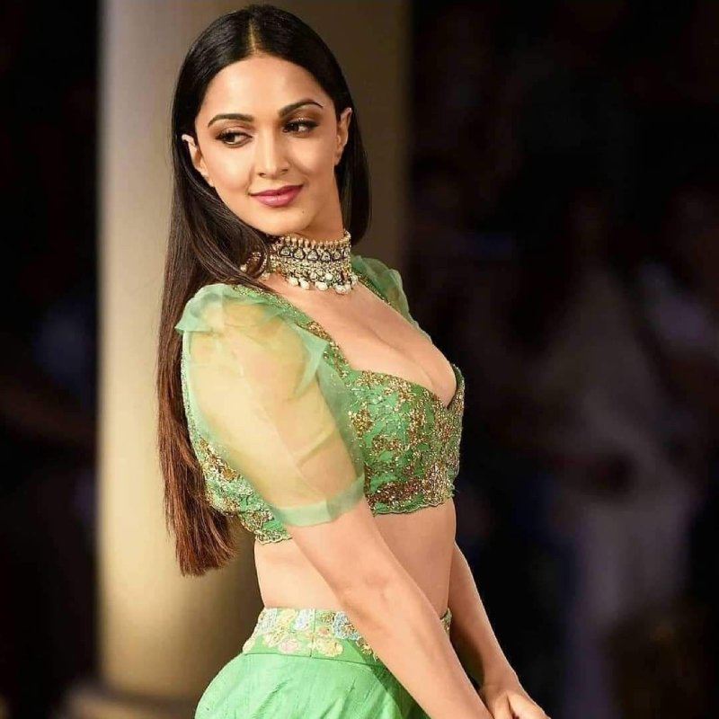 কিন্তু সব রটনায় জল ঢালেন কিয়ারা নিজেই। অনেকে মনে করেছিলেন যে, ‘শেরশাহ’ ছবির শুটিংয়ের সময় আলাপ হয়েছিল সিদ্ধার্থ এবং কিয়ারার। কিন্তু আদতে তা সত্য নয়।