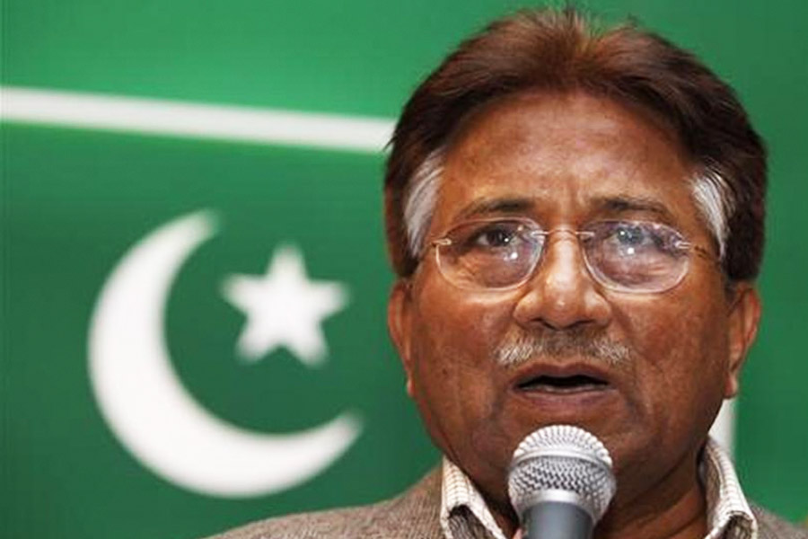 তবে দ্বিতীয় প্রেমটা জোরালোই ছিল। কিন্তু সেখানেও ব্যর্থ হন। এখন সেই প্রেমিকা এক বাঙালির ঘরনি। বাংলাদেশ কিংবা পশ্চিমবঙ্গে থাকেন বলে জানান মুশারফ।  