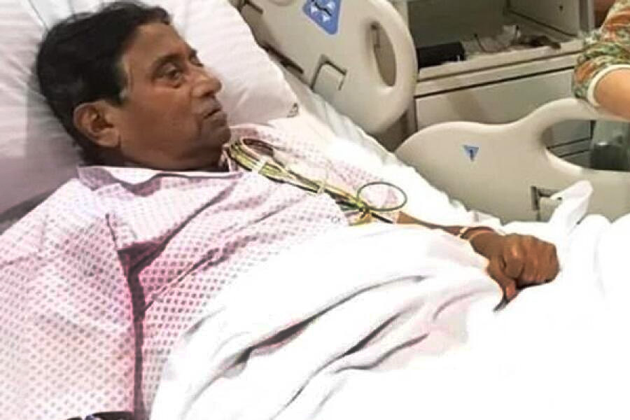 সেটি ছিল তাঁর দ্বিতীয় প্রেম। প্রথম বার বয়সে অনেকটাই বড় এক তরুণীর প্রেমে হাবুডুবু খেয়েছিলেন মুশারফ। পাকিস্তানের ভাবী রাষ্ট্রপ্রধান প্রেমে এতটাই মগ্ন হয়ে পড়েছিলেন যে, তাঁর বার্ষিক পরীক্ষার ফলাফল খারাপ হয়েছিল। অন্যান্য বারের মতো প্রথম পাঁচে থাকা হয়নি তাঁর।  