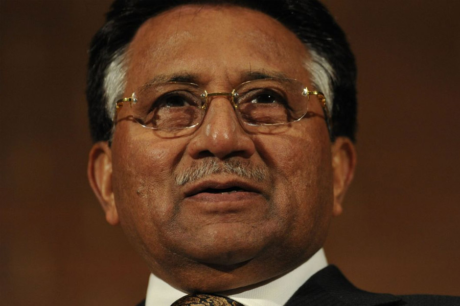 আত্মজীবনীতে মুশারফ জানান, গার্ডেন রোডের বাড়ি ছিল তাঁর কিশোর প্রেমের রাজধানী। প্রথম প্রেমিকার বাড়ি ছিল গার্ডেন রোডে। কিন্তু পরে তাঁর পরিবার অন্যত্র বাড়ি নিয়ে চলে যান। তার পর শুরু দ্বিতীয় প্রেম।