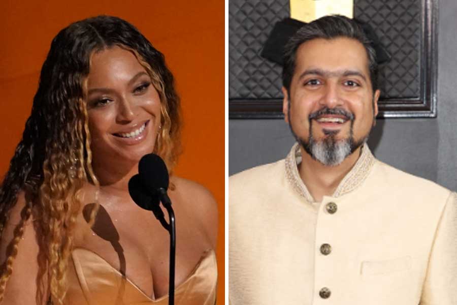 pictures of grammy winner Beyoncé and ricky kej