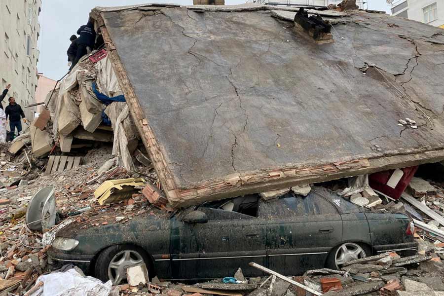 আলেপ্পো, লাটাকিয়া, হামা এবং টার্টাসের বিভিন্ন জায়গায় মৃত্যুর খবর পাওয়া গিয়েছে। কিন্তু এই প্রতিবেদন লেখা পর্যন্ত মৃতের সঠিক পরিসংখ্যান জানা যায়নি।