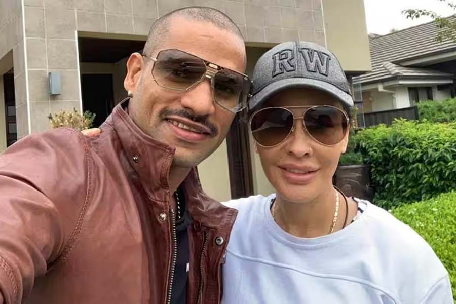 Picture of Aesha Mukerji and Shikhar Dhawan