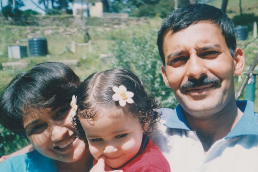 বাবার কথা মনে করতে না পারলেও ২৩ বছরের তরুণী ছোট থেকেই শুনে এসেছেন তাঁর বাবার বীরত্বের কথা, সাহসের কথা। নবনীতের বীরত্ব এবং সাহসকে স্বীকৃতি দিতেই সরকারের তরফে তাঁকে মরণোত্তর সম্মান জানানো হয়।