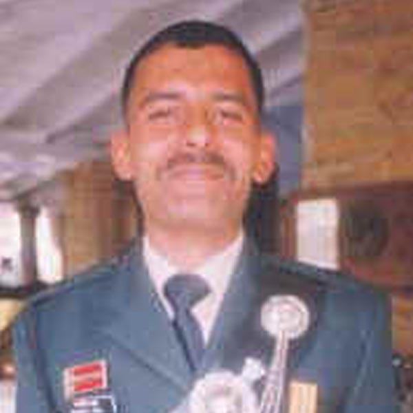 হরিয়ানা সরকার জানিয়েছিল, স্নাতকোত্তর স্তরের পড়াশোনা শেষ করেই রাজ্যের সচিব পর্যায়ের উচ্চপদস্থ আধিকারিক হিসাবে কাজে যোগ দিতে পারেন ইনায়েত। কিন্তু সেই চাকরি করতে সম্মত হননি ইনায়েত।