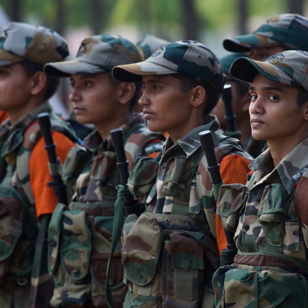 ছোট থেকেই ইনায়েত সেনাবাহিনীতে যোগ দেওয়ার স্বপ্ন দেখতেন। চাইতেন বাবার মতো হতে। তাঁর সেই স্বপ্ন অবশেষে পূরণ হতে চলেছে।