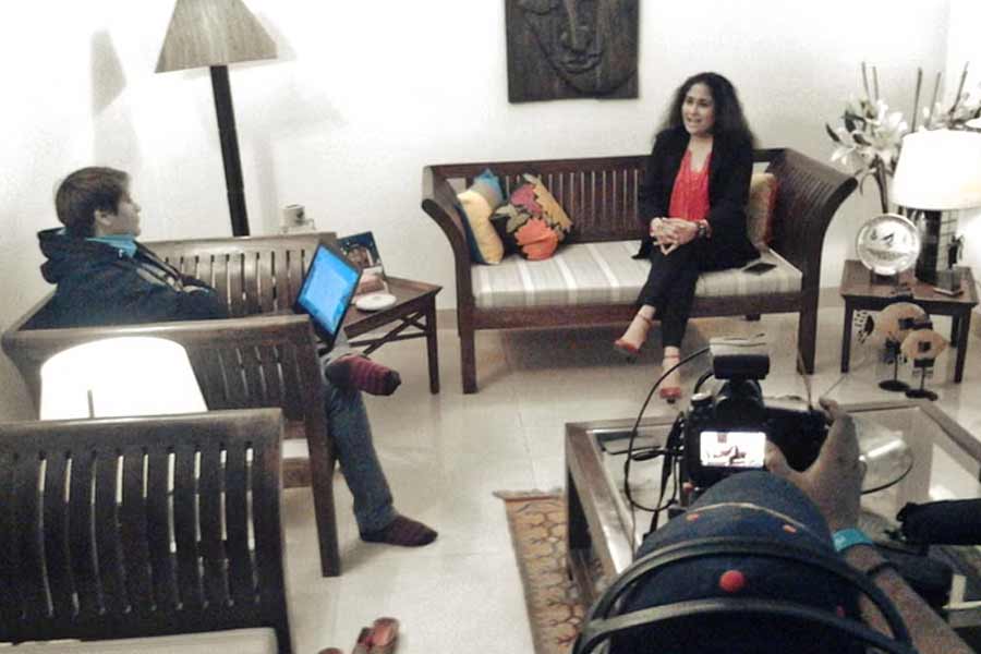 শিবানী জানালেন, মেয়ে সেনায় যোগ দেওয়ার সিদ্ধান্ত নেওয়ার পর অজানা আতঙ্ক তাঁকে গ্রাস করেছিল। কিন্তু পরে তিনি বুঝেছিলেন, প্রয়াত স্বামীর মতোই সাহসী হয়েছে তাঁর মেয়েও।