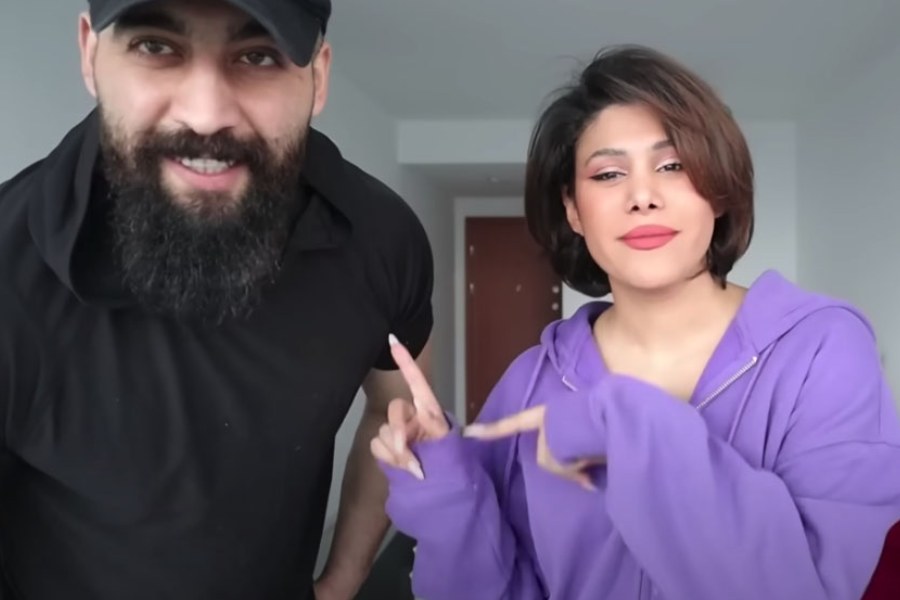 থাকতেন তুরস্কে। সঙ্গে থাকতেন তাঁর প্রেমিকও। তিনি সিরীয় বংশোদ্ভূত। ইউটিউবেই নিজেদের বাগ্‌দানের কথা ঘোষণা করেছিলেন টিবা।