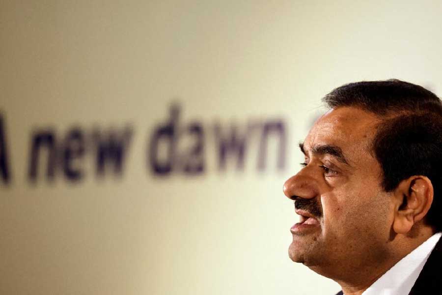 তার ১৪ দিনের মাথায় মঙ্গলবারই আদানিদের বিভিন্ন সংস্থার শেয়ারের দাম বেড়েছে। একই সঙ্গে দাম বেড়েছে আদানি পোর্টের শেয়ারেরও।