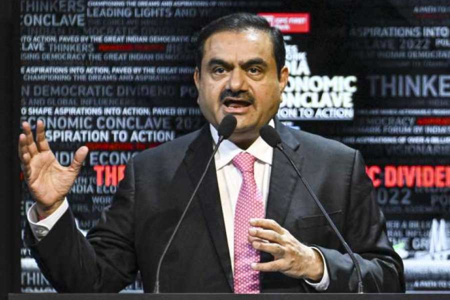 নতুন রিপোর্টে আদানি পোর্ট জানিয়েছে, তাদের সুদ (ইবিআইটিডিএ), কর পরিশোধ এবং সংস্থার সামগ্রিক ক্ষয়ের পরেও আয় বেড়েছে। গত বছরের তৃতীয় ত্রৈমাসিকের তুলনায় এ বছরে ১৫ শতাংশ বৃদ্ধি পেয়ে হয়েছে ৩,০১১ কোটি টাকা। 