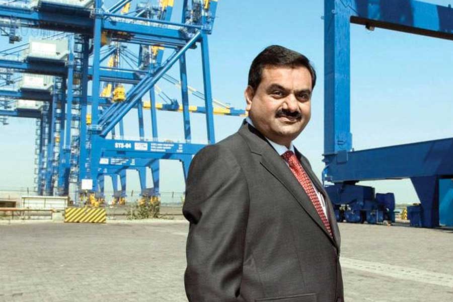 আদানি পোর্ট জানিয়েছে, ২০২২-২৩ অর্থবর্ষে গত বছরের তুলনায় অনেকটাই বেশি হবে সংস্থার ইবিআইটিডিএ আয়। গত বছর চারটি ত্রৈমাসিক মিলিয়ে যা ছিল ১২,২০০-১২,৬০০ কোটি টাকা। এ বছর তা বেড়ে হবে ১৯,২০০-১৯,৮০০ কোটি টাকা। 