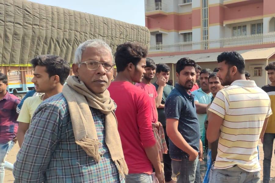 Row over income tax department’s Raid in Beedi factory in Murshidabad
