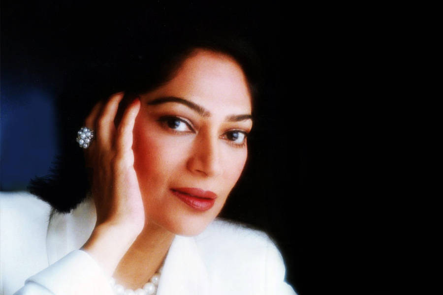  Simi Garewal