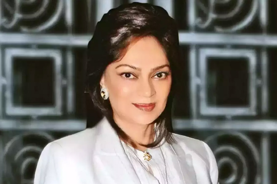  Simi Garewal