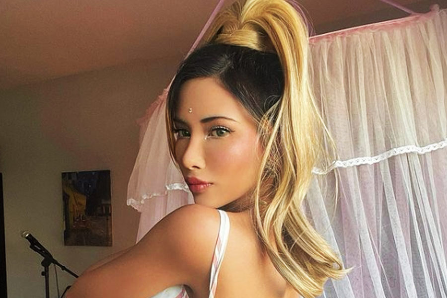 Meet Sakshi Chopra, a popular Social media influencer.