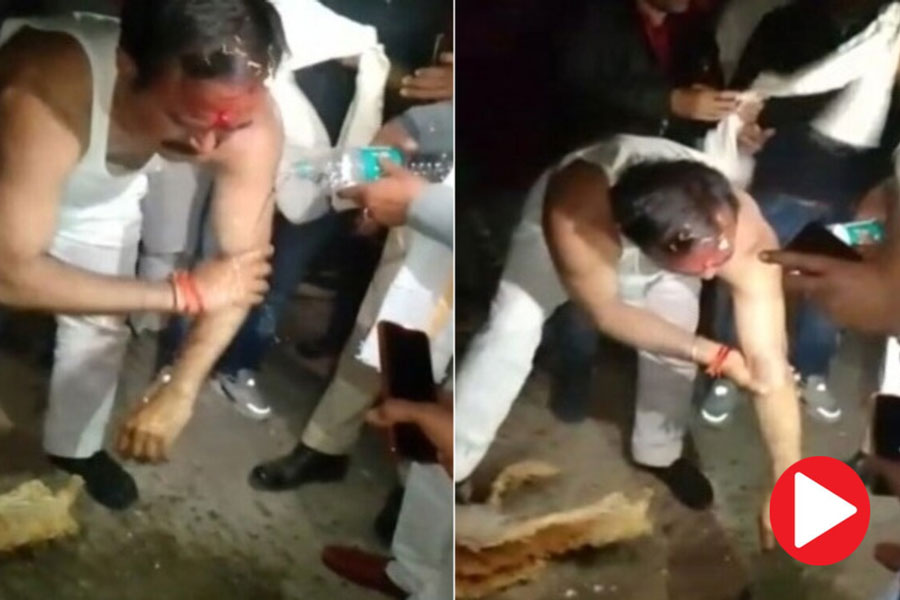 Madhya Pradesh BJP minister Brajendra Singh Yadav remove clothes on road.