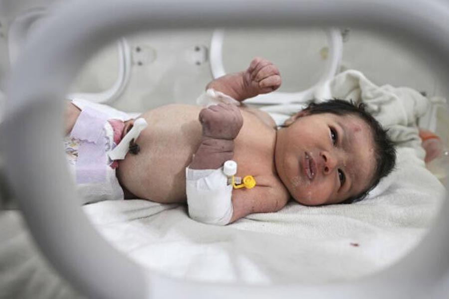 image of new born baby recovered from Syiria Quake 
