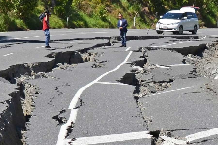 এনডিএমএ-এর দাবি, ভারতীয় ভূখণ্ডের প্রায় ৫৯ শতাংশ এলাকায় ভূমিকম্পের ঝুঁকি রয়েছে। সিসমিক জোনিং ম্যাপ অনুযায়ী, ভারতকে চারটি সিসমিক জ়োনে বা ভূমিকম্প প্রবণ এলাকায় বিভক্ত করা হয়েছে।