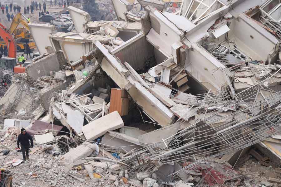 উপরোক্ত অঞ্চলগুলির মধ্যে গুজরাতের ভুজে এর আগে ভূমিকম্প হয়েছে। ২০০১ সালের ২৬ জানুয়ারি অর্থাৎ, প্রজাতন্ত্র দিবসের দিন সকাল ৯টা নাগাদ কেঁপে ওঠে ভুজের মাটি।