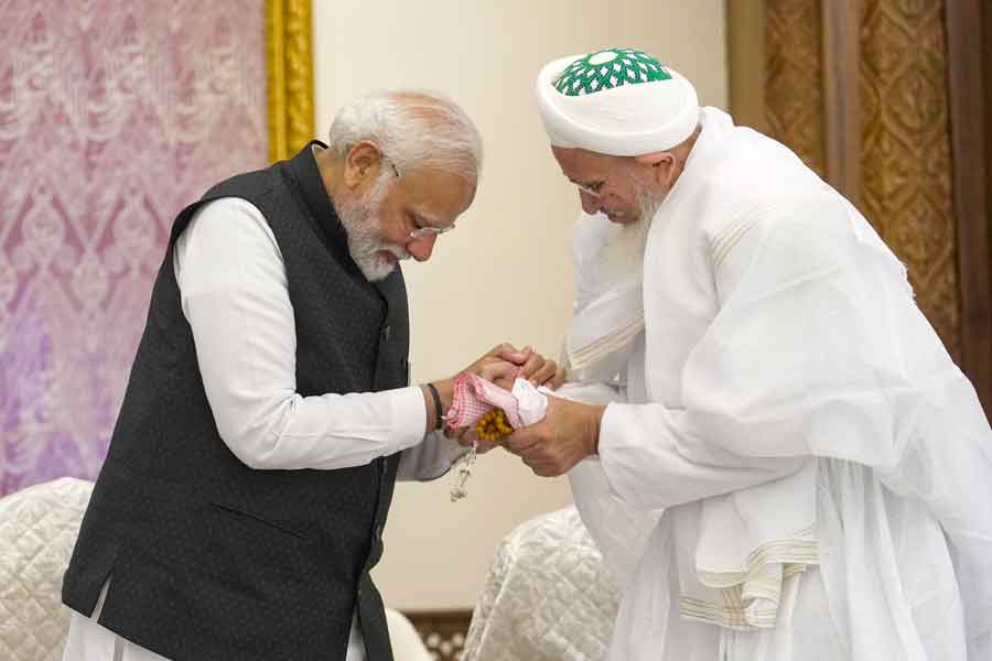 PM Narendra Modi meets with Dawoodi Bohra Muslims in Mumbai