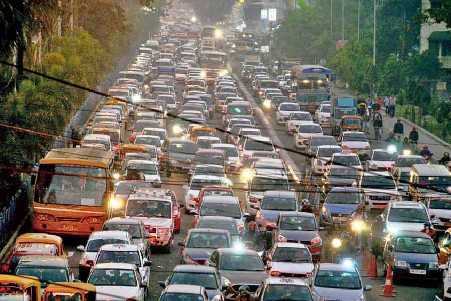 Picture of traffic in Kolkata.