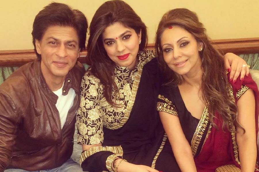 photo of Shahrukh Khan , Gauri Khan and Pooja Dadlani.