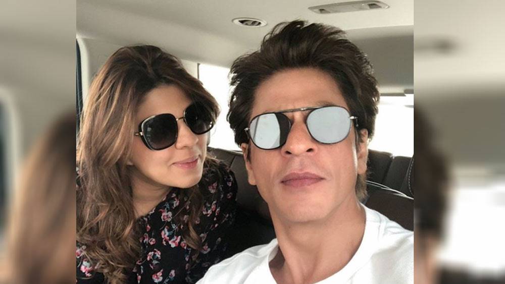 photo of Shahrukh Khan and Pooja Dadlani.