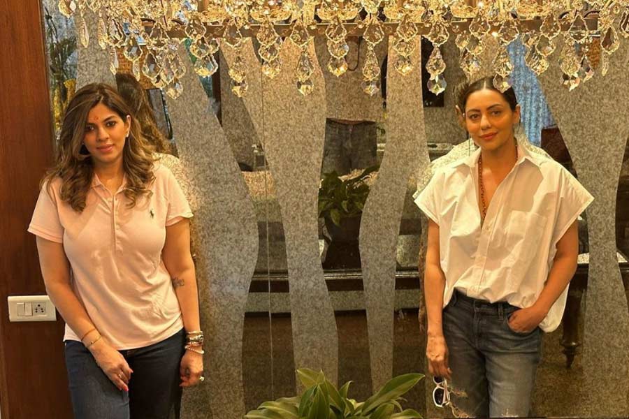 photo of Gauri Khan and Pooja Dadlani.