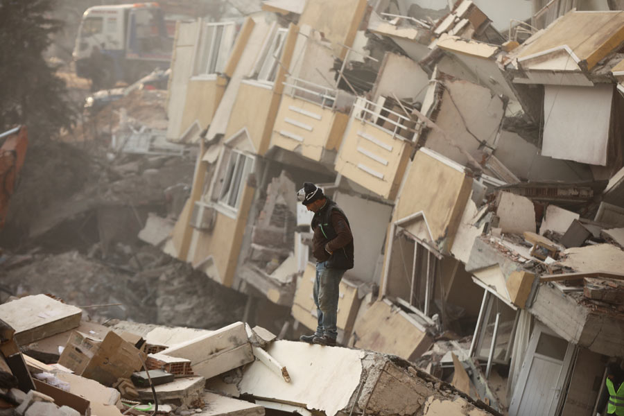 Woman found alive under the rubble