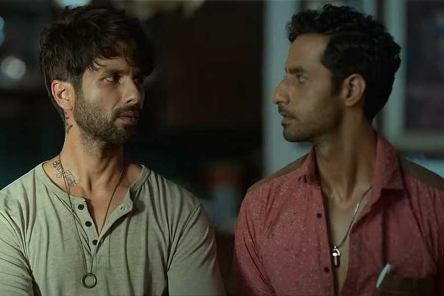 Shahid Kapoor and Bhuvan Arora together in Farzi web series