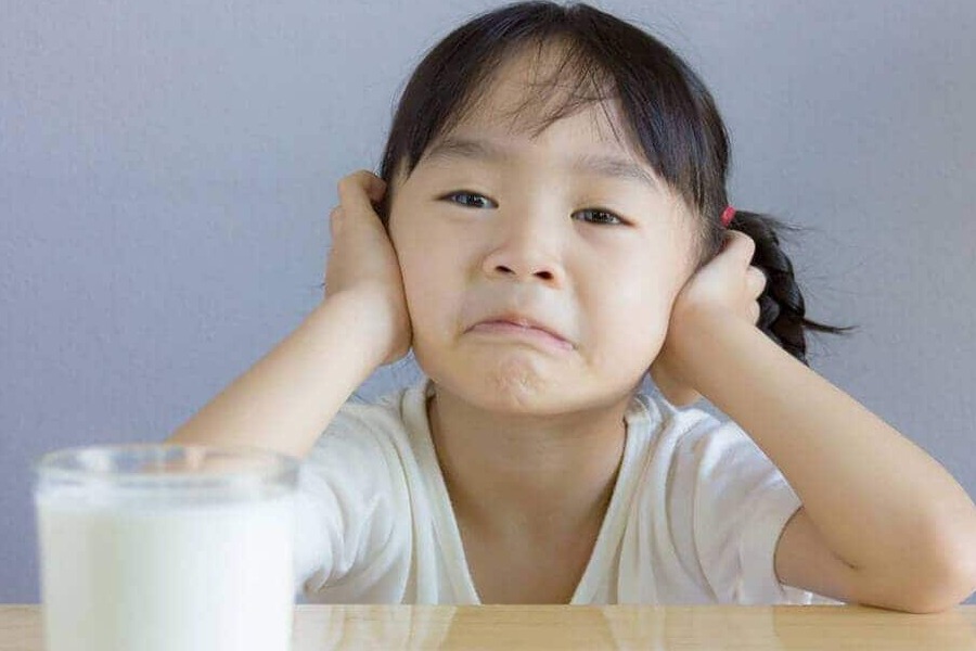 দুধ খেতে পছন্দ করে এমন শিশু খুঁজে পাওয়াই ভার।