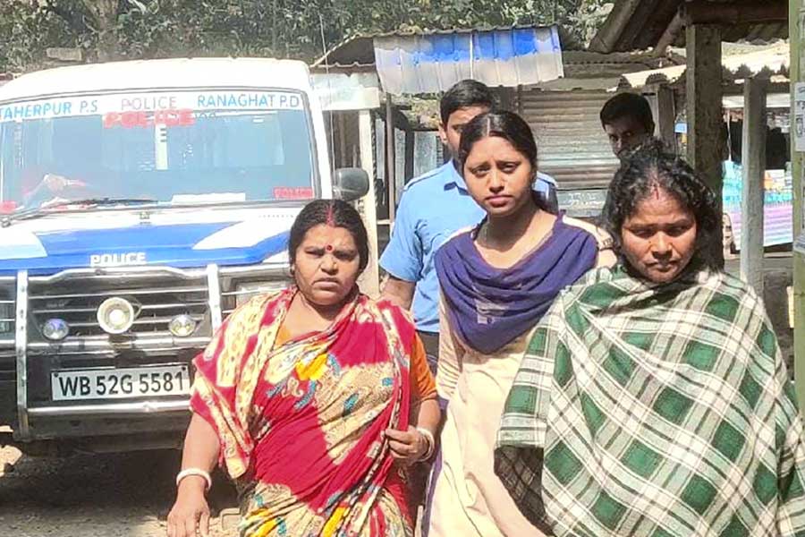 two women are being taken to jail at Taherpur