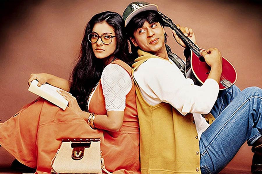 poster of Dilwale Dunlhaniya Le Jayenge.