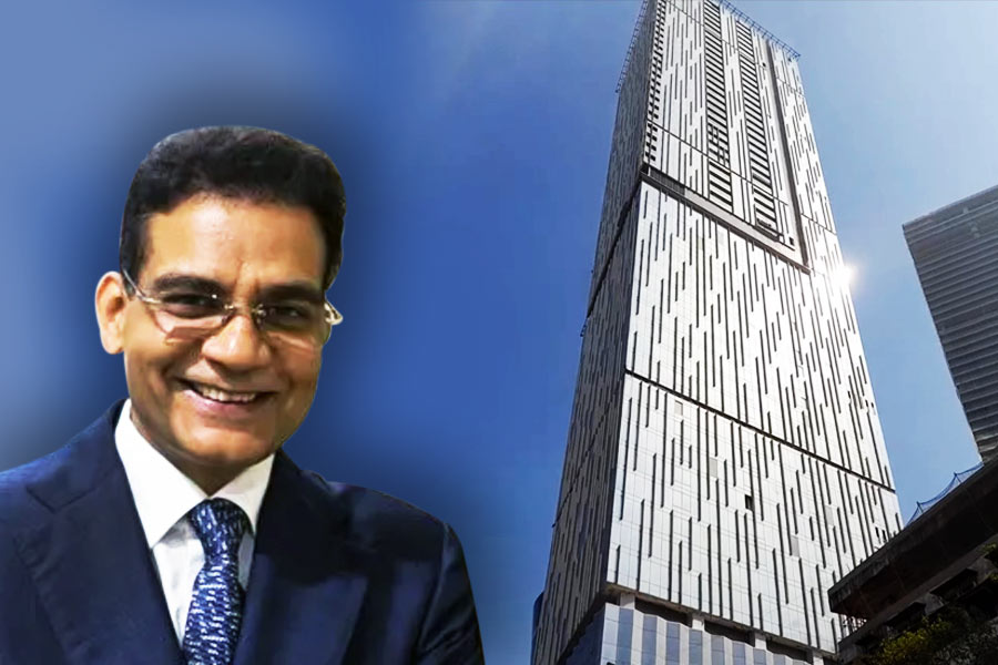 বাড়িটি কিনেছেন ওয়েলস্পন গ্রুপের চেয়ারম্যান বি কে গোয়েঙ্কা।