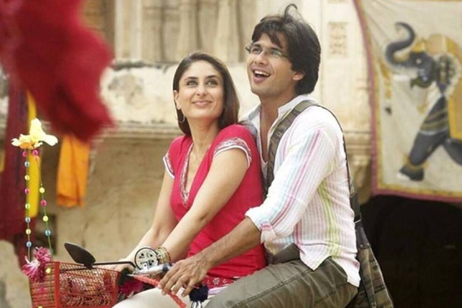 a scene from the film Jab We Met