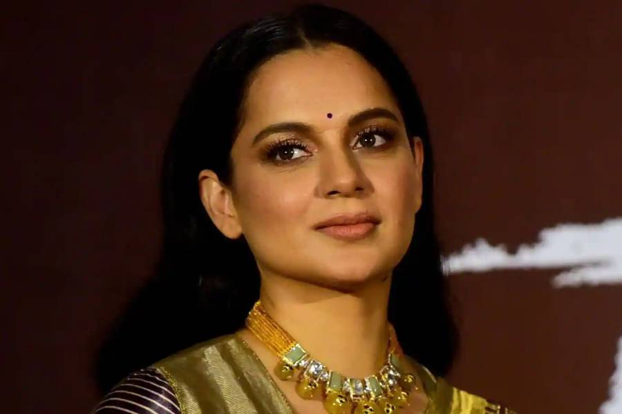 Actor Monica Chaudhary claims that Kangana Ranaut replaced a male actor in a play 
