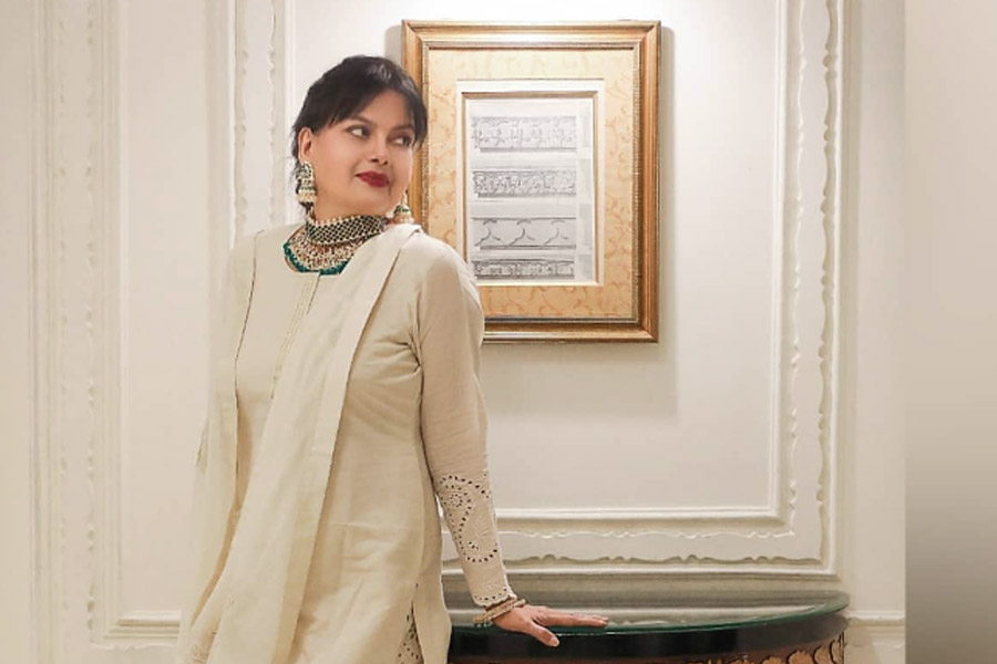 Bollywood actress Sushmita Mukherjee