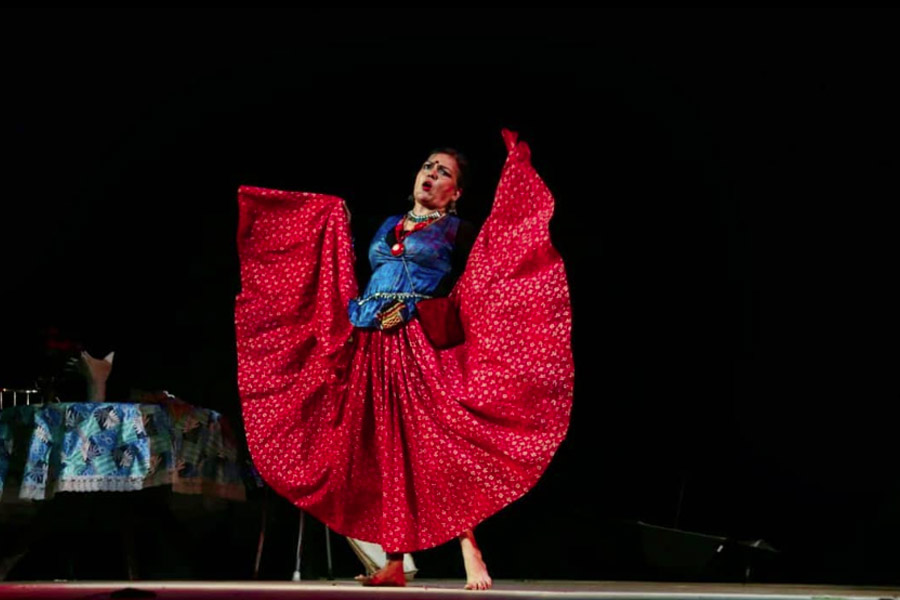 Bollywood actress Sushmita Mukherjee