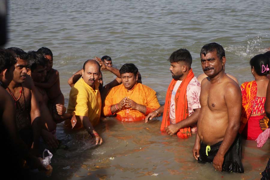 কল্যাণী কুম্ভে রাজনীতির ডুব।
