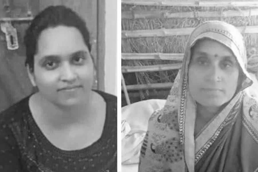 মৃত মা-মেয়ে প্রমীলা দীক্ষিত (৪৫) এবং নেহা দীক্ষিত (২০)।