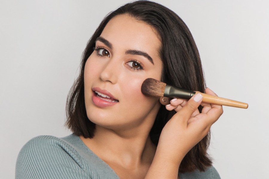 image of doing make up.