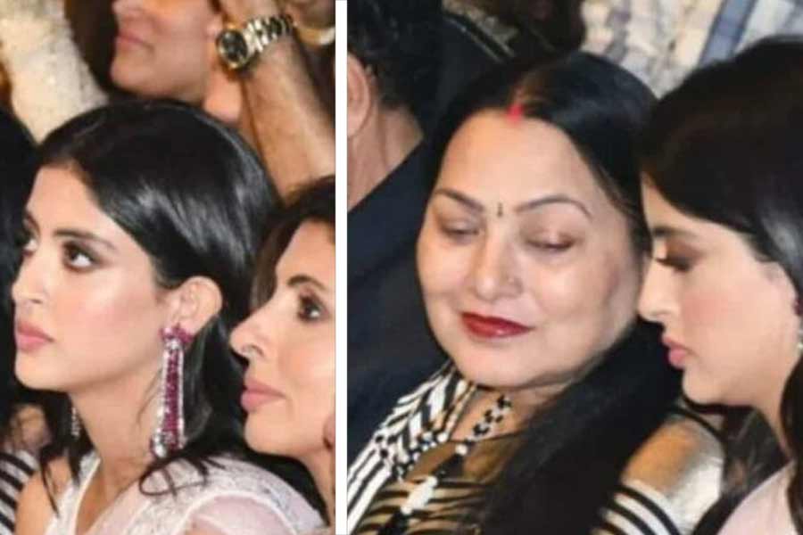 Navya Naveli Nanda attends rumored boyfriend Siddhant Chaturvedi’s fashion show, sits beside the actor’s mother