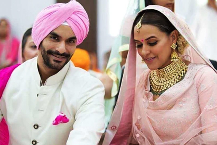 angad bedi reveals he had only 3 lakhs when he married to neha dhupia