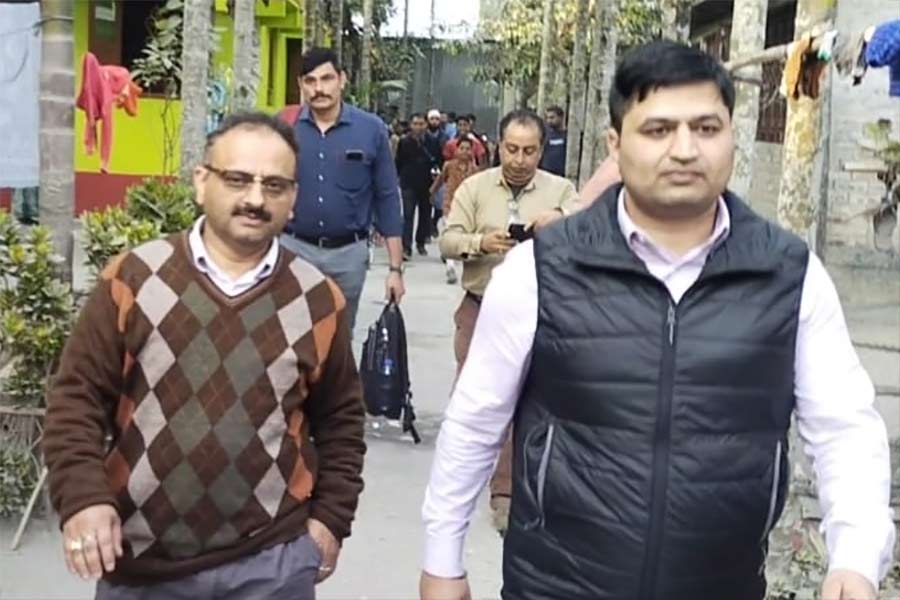 Picture CBI investigators in Cooch Behar