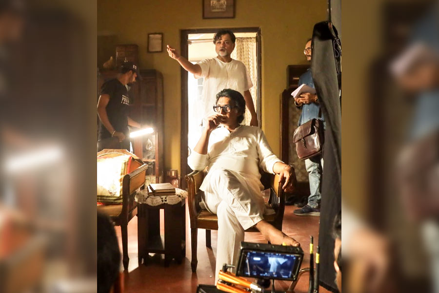 Set visit of Srijit Mukherjee’s new film on Mrinal Sen’s biopic Padatik starring Chanchal Chowdhury
