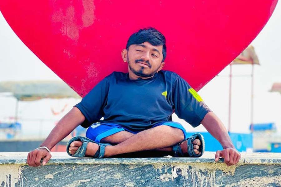 Youtuber Amit Mondal dies in tragic road accident.