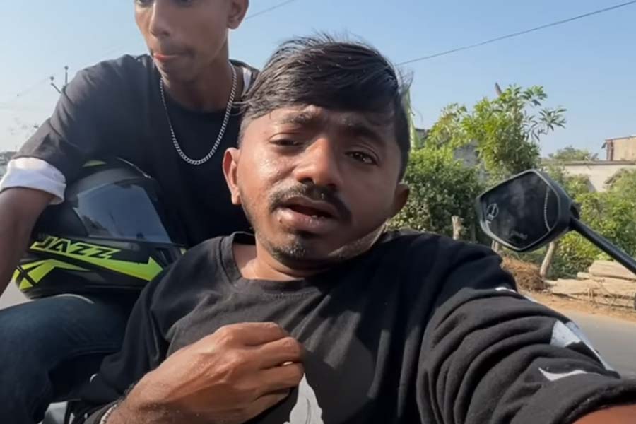 Youtuber Amit Mondal dies in tragic road accident.