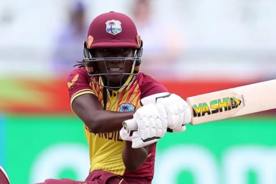 সরাসরি: শুরুর ধাক্কা কাটিয়ে লড়াই ওয়েস্ট ইন্ডিজ়ের, চাপ বাড়ছে হরমনদের উপর